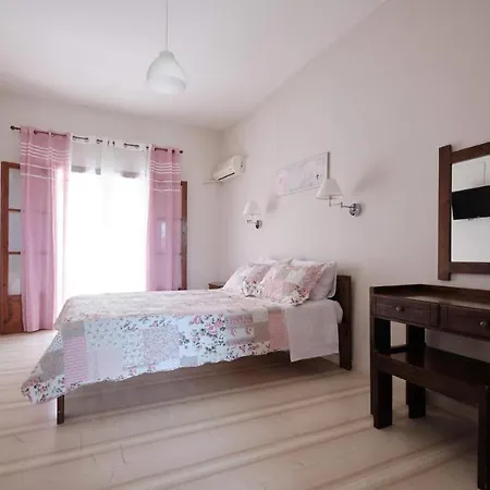 아파트 Olive Garden Apartment 2 아카라비