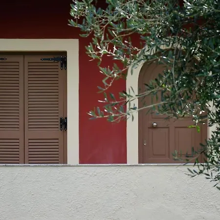 아파트 Olive Garden Apartment 2 아카라비
