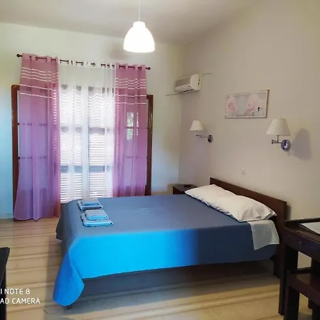Olive Garden Apartment 2 * アカラヴィ